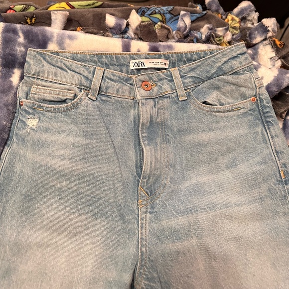 Women’s Zara Jeans - Picture 4 of 4